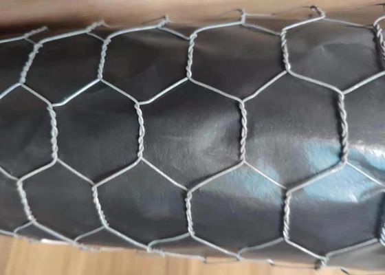 Low Carbon Steel 200g/M2 Hexagonal Wire Mesh Electro Galvanizing Zinc Plating